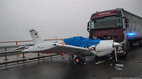 Germany: Pilot performs emergency landing on autobahn bridge – DW – 12 ...