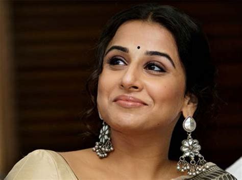 TamiL MoviE RoaminG Actress Vidya Balan Latest Hot New Spicy PhotoShoot Stills
