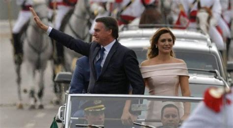 Michelle Bolsonaro Discursa Em Libras Durante Posse Brasileiro Quer Paz