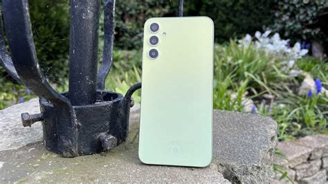 Samsung Galaxy A54 vs. Galaxy A34: Welches Handy Sie kaufen sollten ...