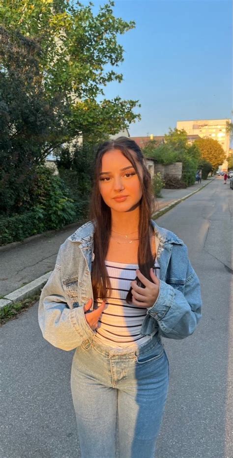 Pin By Natalkapunakova On Rychl Ulo En In Aesthetic Dresses Outfits Hot Poses