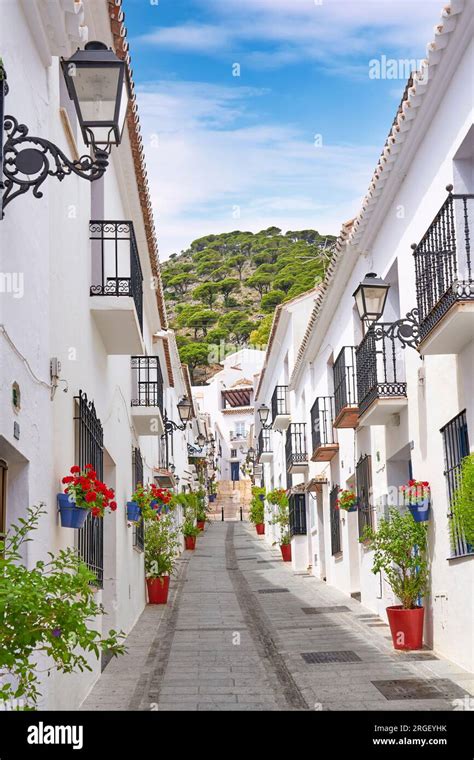 Weiße Stadt In Andalusien Spanien Fotos Und Bildmaterial In Hoher