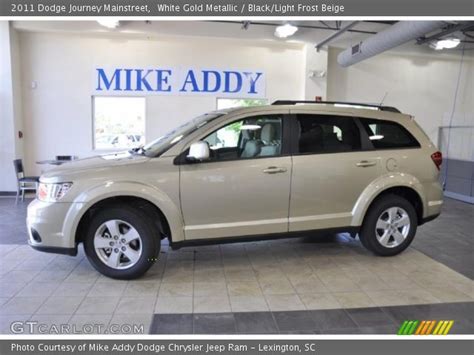 White Gold Metallic 2011 Dodge Journey Mainstreet Blacklight Frost