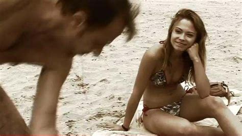 Naked Dounia Coesens Added By Benh