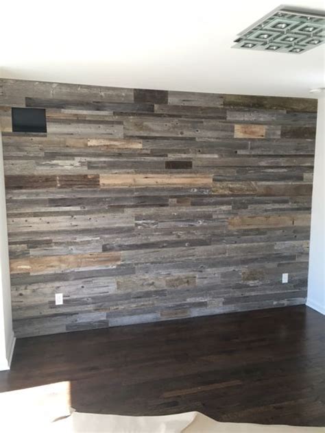 Grey reclaimed wood wall #reclaimedwood #homedecor #rustic | Reclaimed ...