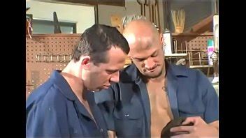 Trabajadores Con Pollas Monstruosas Se Follan A Un Maromo Caliente XVIDEOS