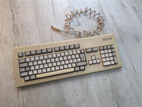 Amiga German Keyboard Kkq E Yc Tested Working Retro