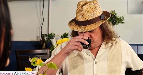 Milf Jennifer White Cuckold Hubby To Fuck Jay Bangher S Big Black Cock K