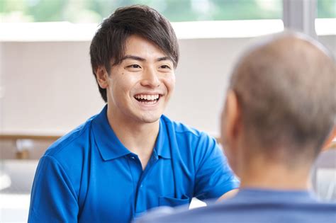 介護職は無資格でも始められる？できる仕事とできない仕事、始めるまでの流れ