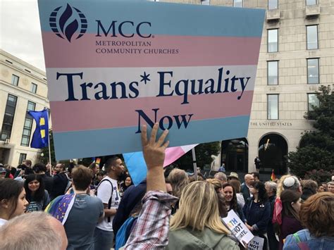 Watch Lgbtq Activists Rally As Scotus Hears Workplace Discrimination