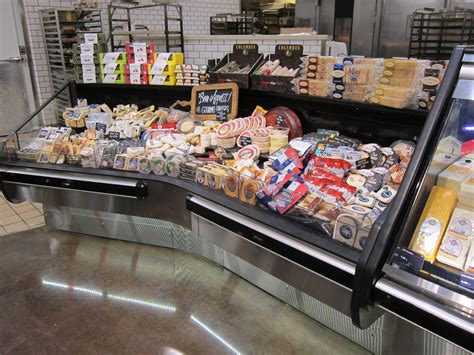 Single Deck - Cheese Merchandise Display - Borgen Systems