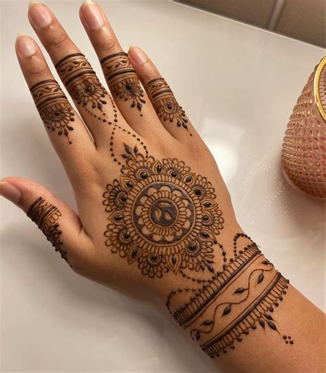 Summayahs Mendhi On Insta Henna Designs Henna Flower Designs