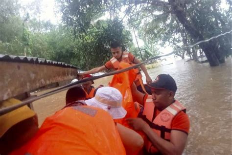 42 Killed Dozens Missing In Philippines Floods Landslides