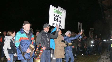 Landwirt Proteste bei politischem Aschermittwoch der Grünen in Fischen