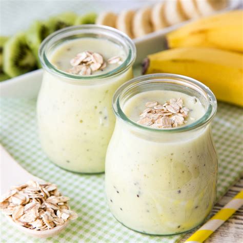 Batido De Kiwi Y Pl Tano Con Leche De Avena