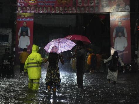 Photos Heavy Traffic Water Logging As Rains Hit Hyderabad