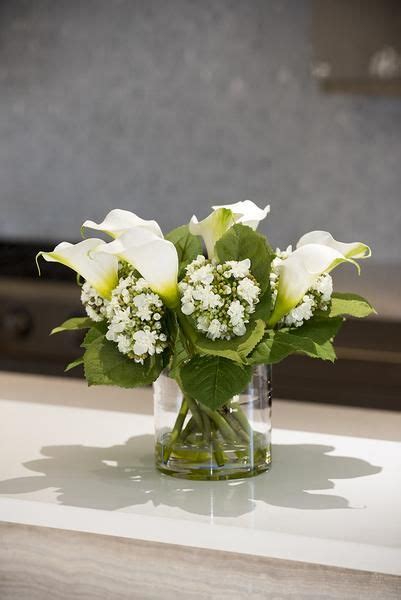 Calla Lily And Hydrangea Buds Calla Lily Centerpieces Calla Lily Wedding Centerpiece Calla