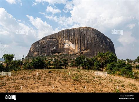 Zuma rock, Abuja, Nigeria Stock Photo - Alamy