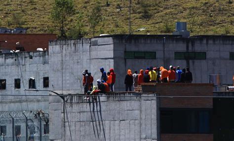 Reos tomaron como rehenes a guardias penitenciarios de la cárcel de Turi