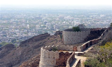 3 Haunted Forts of Jaipur for an Unconventional Travel Experience ...