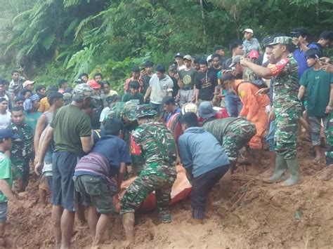 Longsor Di Toraja Utara 2 Orang Meninggal Dunia