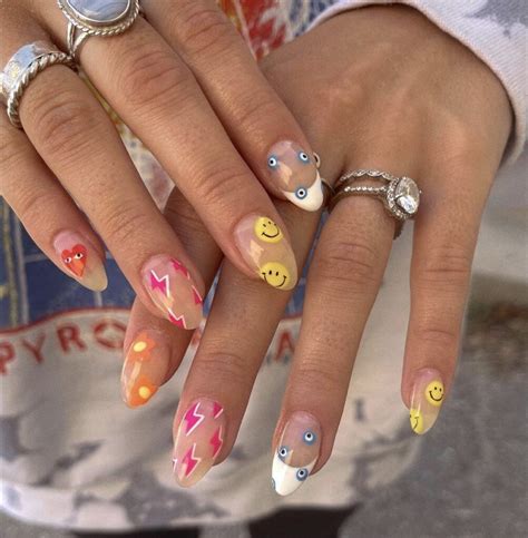 46 Super Sweet Smiley Face Nails For Positive Vibes ♡ July Blossom