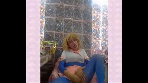 HANDJOB SESSIONS EPISODE 15 BLONDE AFRO HAIR BITCH GETS A BIG SHE LIKES TO TOUCH THAT