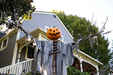 Homes Gear Up For Halloween Season In Salem Oregon