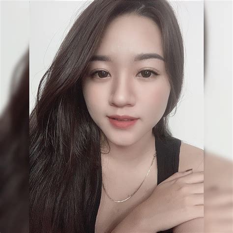 Loạt hot girl xứ Nghệ yêu cầu thủ Người vẫn mặn nồng kẻ chia tay từ 8 đời
