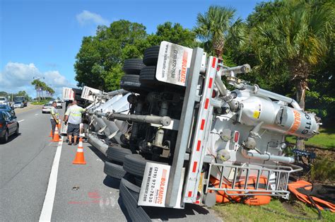 78-Ton Tanker Truck Overturns on Palm Coast Parkway, Which Will Close ...