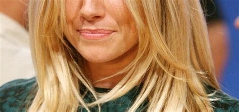 20 Beautiful Long Hairstyles Ideas for Round Faces – InspirationSeek.com