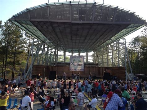 Great Crowd At Booth Amphitheatre In Cary Nc Amphitheater Greats