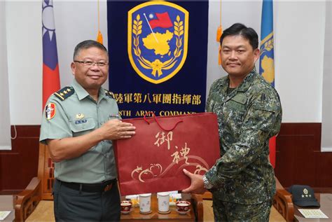 【軍友社秋節敬軍】李棟樑訪8軍團 敬軍千場樹里程碑 Yahoo奇摩汽車機車