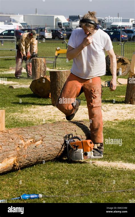 Hombre Motosierra Tallado Fotograf As E Im Genes De Alta Resoluci N Alamy