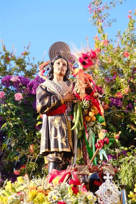 SAN ISIDRO LABRADOR Y LOS ANCESTRALES DANZANTES SIRVEN DE PÓRTICO A LA