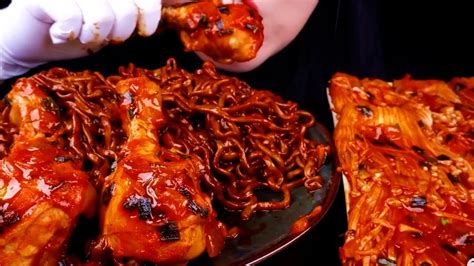 ASMR FOOD SPICY CHICKEN BLACK BEAN FIRE NOODLES AND SPICY ENOKI