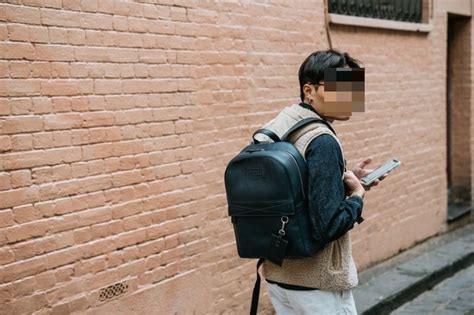 Hot girl hot boy vay nợ ăn cắp để khoe mẽ trên mạng Báo Dân trí