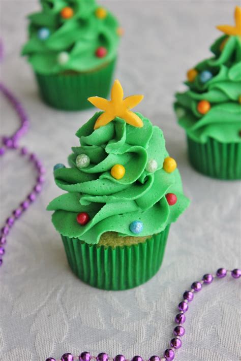 10 Irresistible Christmas Tree Cupcakes Roxys Kitchen