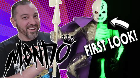 First Look At The Best Motu Scare Glow Figure Ever Youtube