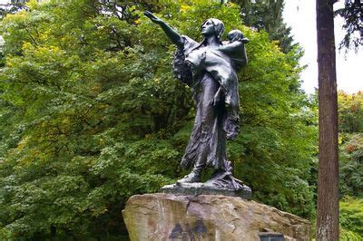 Sacajawea Statue Trailhead - Hiking in Portland, Oregon and Washington