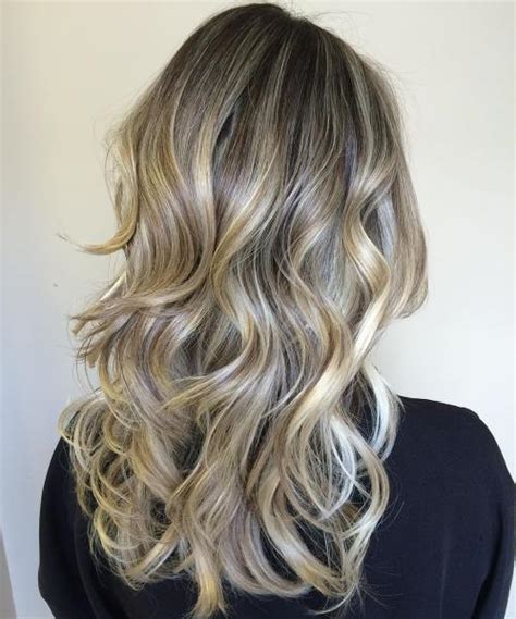 7 Long Layered Blonde Hairstyles That Women Love