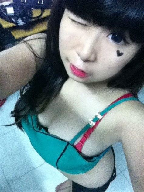 Naked Vy Meo In The Viet Nam Personal Show