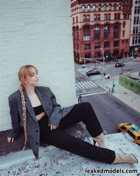 Emma Brooks Naked Photos LeakedModels Naked Onlyfans