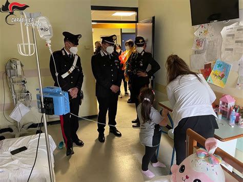 Gesto Solidale A Potenza Uova Di Pasqua Per I Piccoli DellOspedale