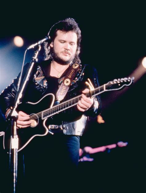 10 Country Music Stars Who Need To Make A Comeback - Fame10