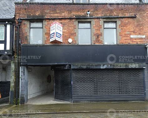 Shop to rent | 3 Cornmarket, Pontefract, WF8 1AN | Completely Retail