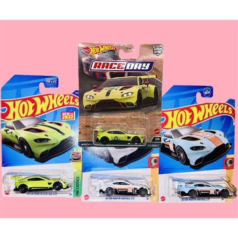 Xe mô hình Hot Wheels Aston Martin Vantage GT Shopee Việt Nam