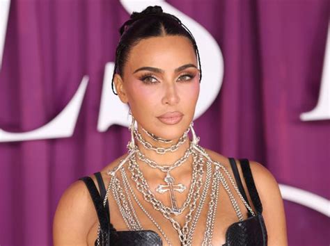 See Dua Lipa S Butt Baring Leather Hot Pants