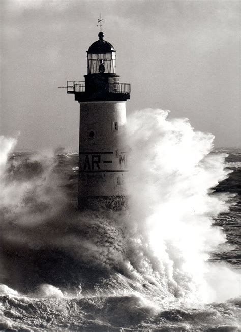 Le phare d Ar Men de la Chaussée de Sein surnommé l Enfer des Enfers