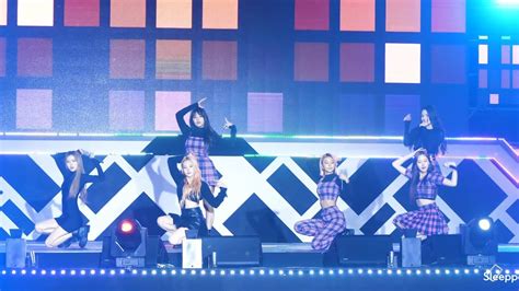 4K 191009 모모랜드 MOMOLAND 암쏘핫 I M SO HOT 진안홍삼축제 By Sleeppage YouTube